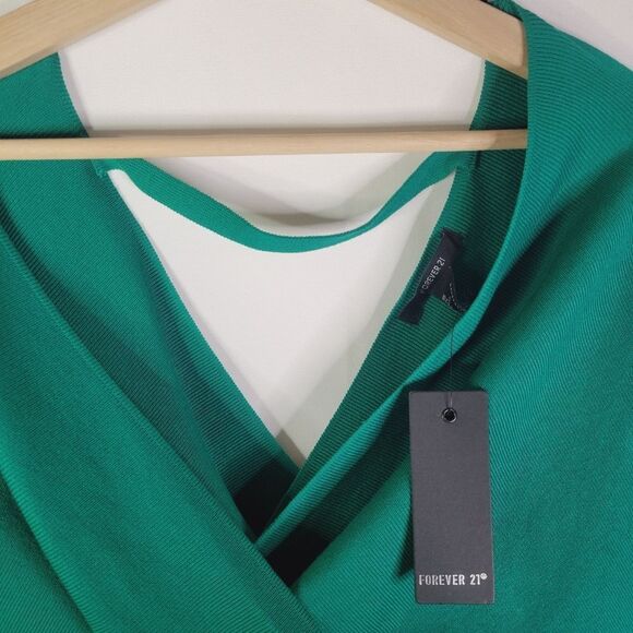 NWT Forever 21 Vibrant Green Knit Batwing Sweater - Picture 3 of 9